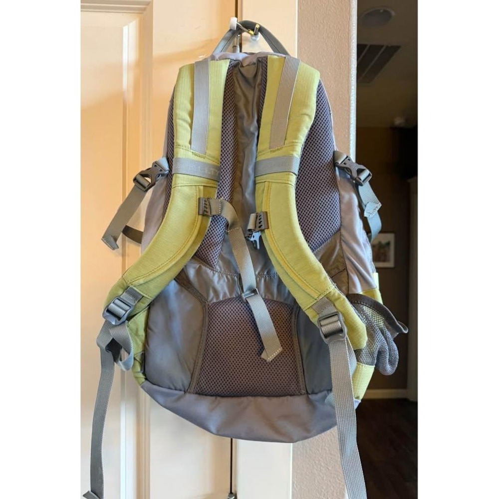 Kelty Redtail W Leaf Green and Gray Travel Camping Hiking Gorpcore Backpack - Picture 4 of 10